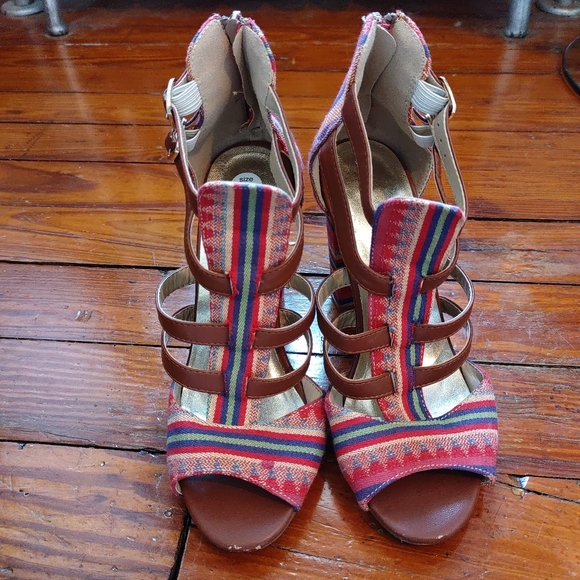 ❤️ Aztec pattern chunky Bohemian heels size 7 - Picture 5 of 9